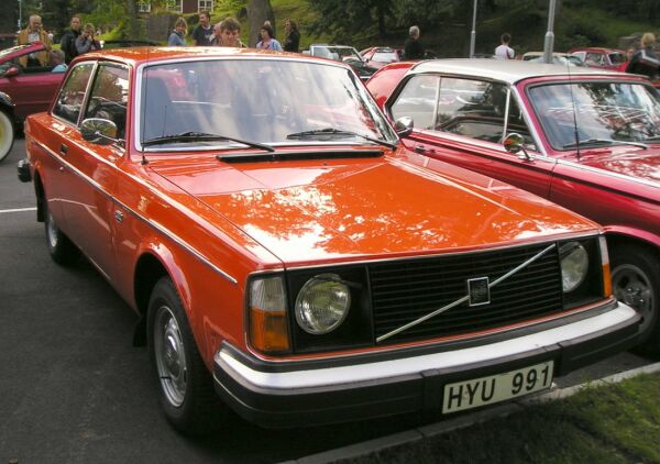 [Afbeelding: Volvo%20242%20%281975%29.jpg]